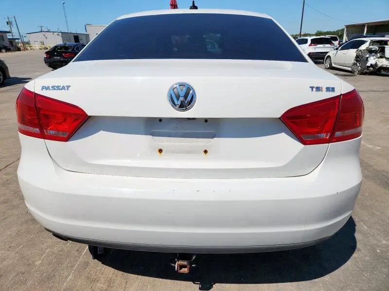 2014 VOLKSWAGEN PASSAT SE  