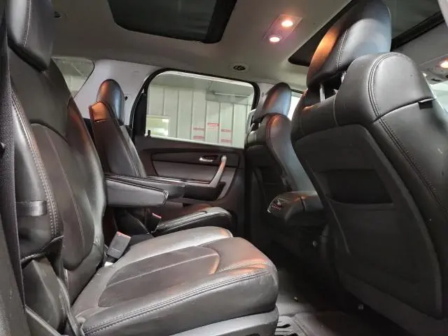 2010 GMC ACADIA SLT-2  