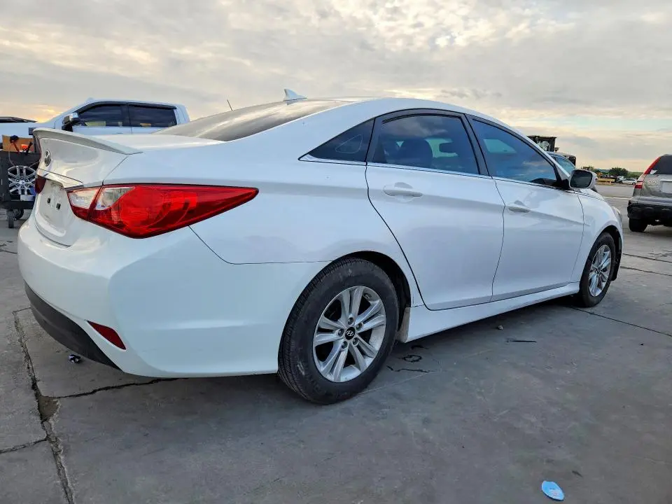 2014 HYUNDAI SONATA GLS  