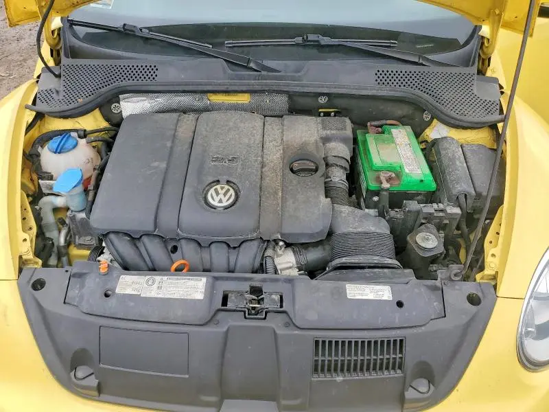 2013 VOLKSWAGEN BEETLE   