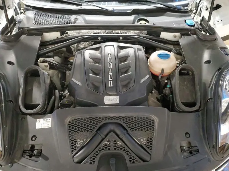 2015 PORSCHE MACAN S  