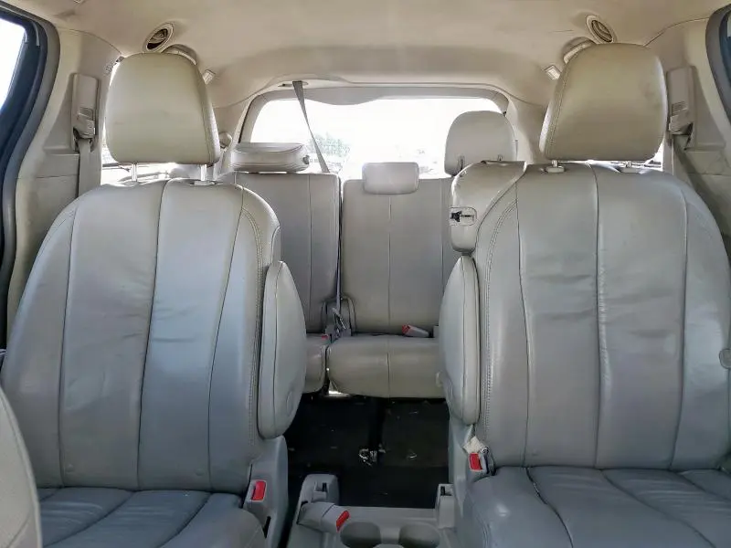 2012 TOYOTA SIENNA XLE  