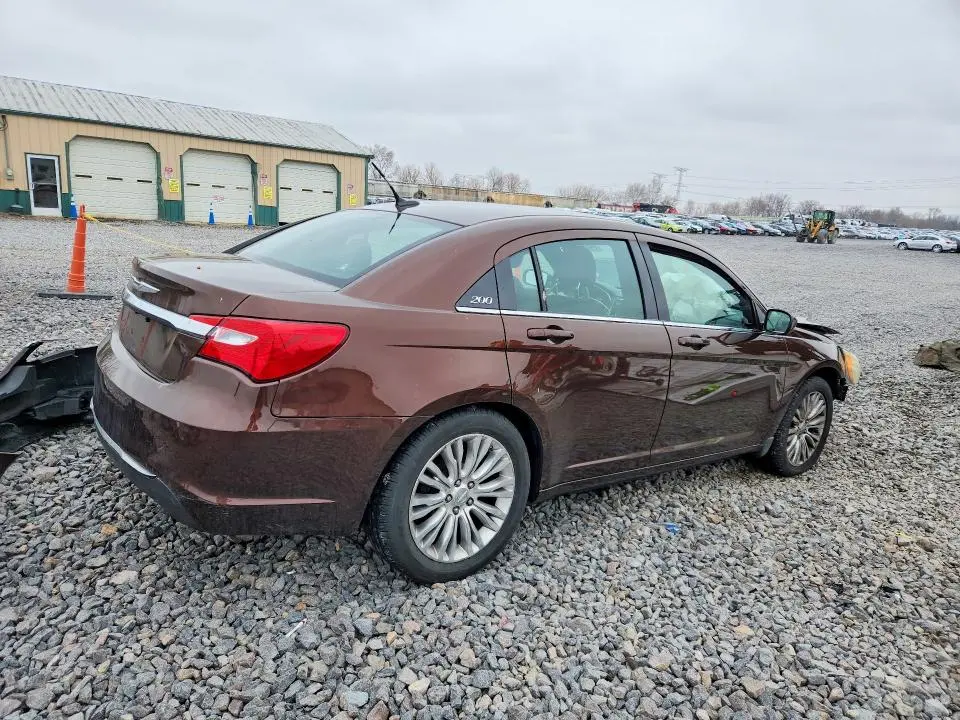 2013 CHRYSLER 200 LX  