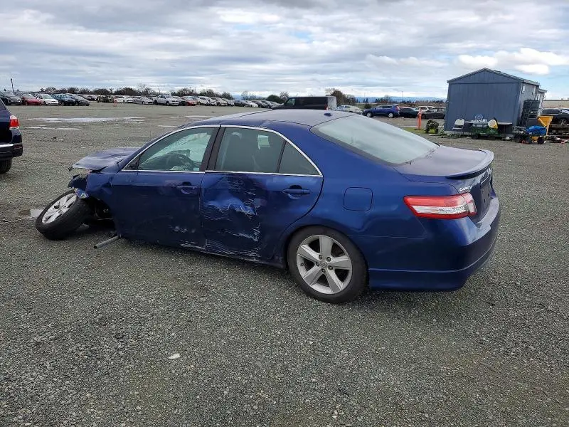 2011 TOYOTA CAMRY SE  