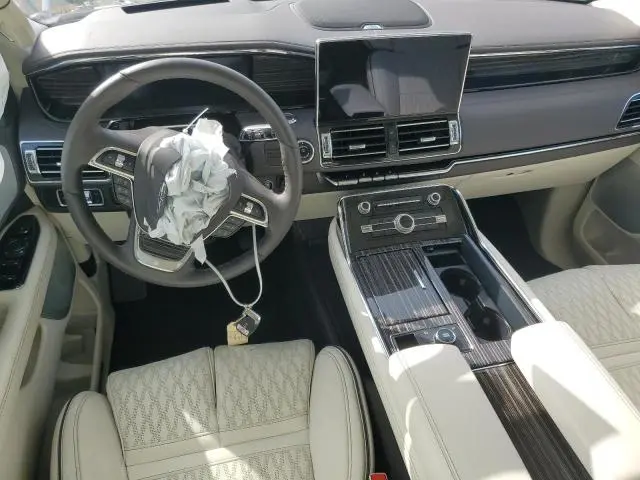 2024 LINCOLN NAVIGATOR BLACK LABEL  