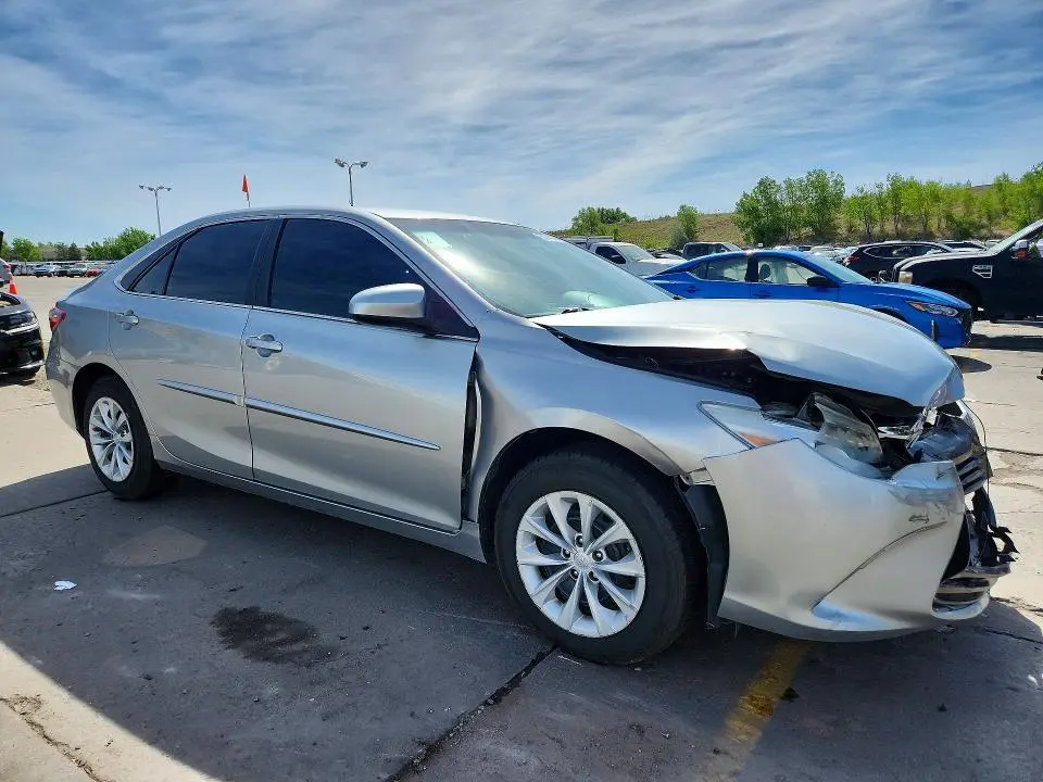 2016 TOYOTA CAMRY LE  