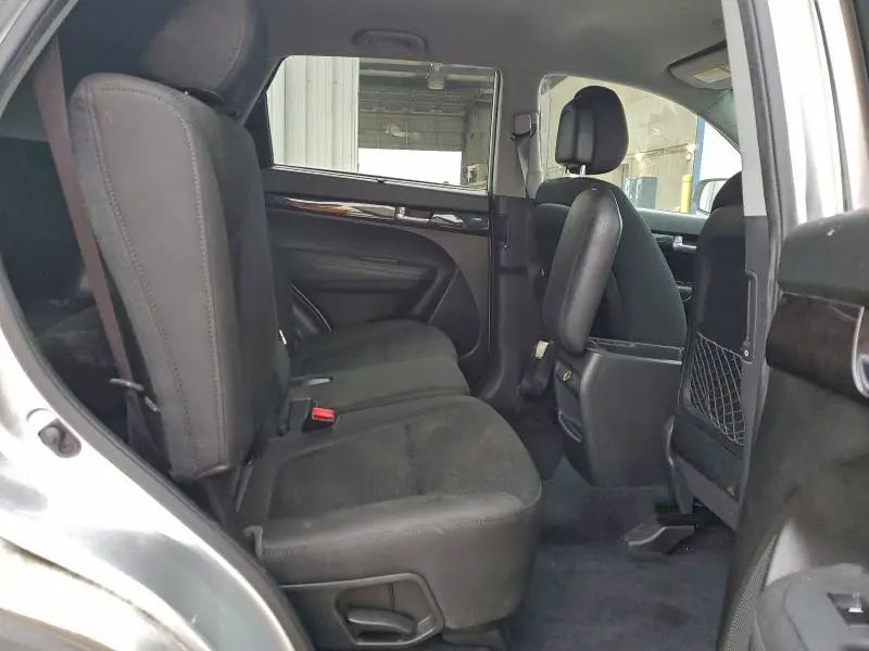 2014 KIA SORENTO LX  
