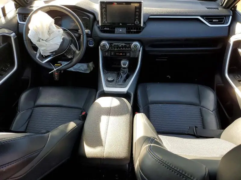 2021 TOYOTA RAV4 XSE  