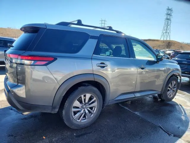 2022 NISSAN PATHFINDER SV  