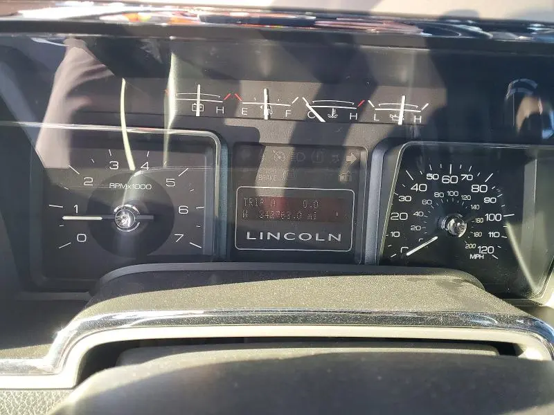 2010 LINCOLN NAVIGATOR   