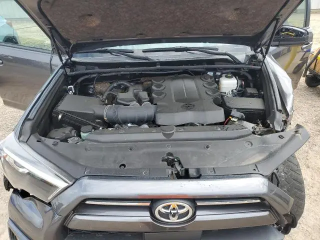 2023 TOYOTA 4RUNNER SE  