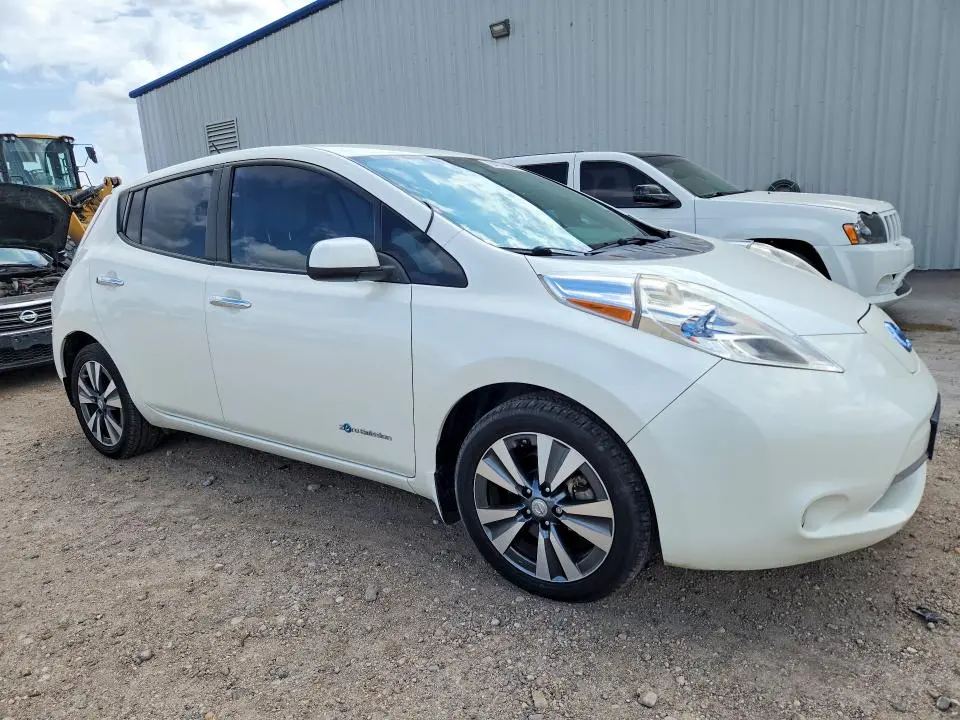 2015 NISSAN LEAF SV  