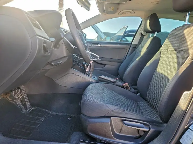 2011 VOLKSWAGEN JETTA BASE  