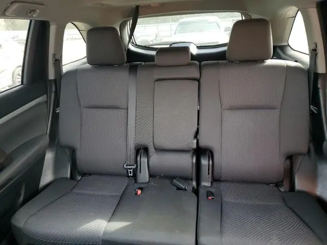 2019 TOYOTA HIGHLANDER LE  