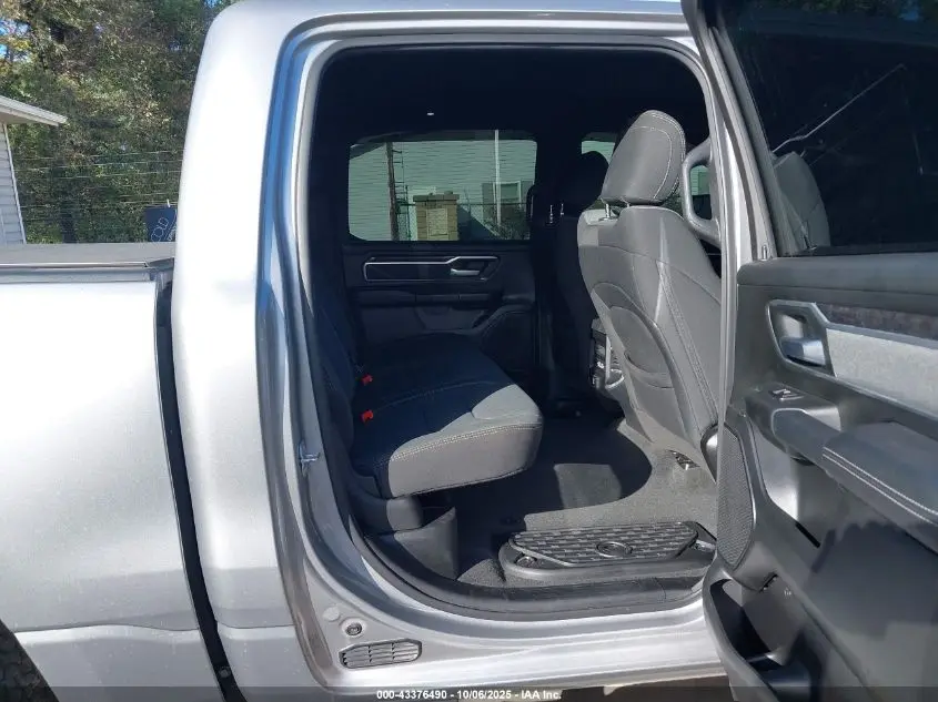2022 RAM 1500 BIG HORN  4X4 5'7 BOX