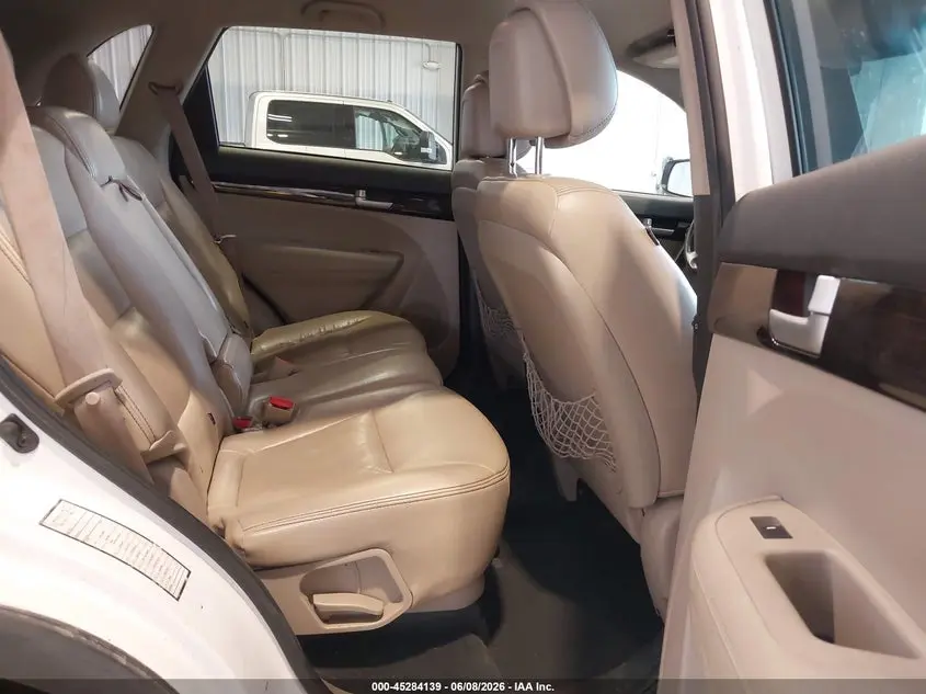 2015 KIA SORENTO LX V6