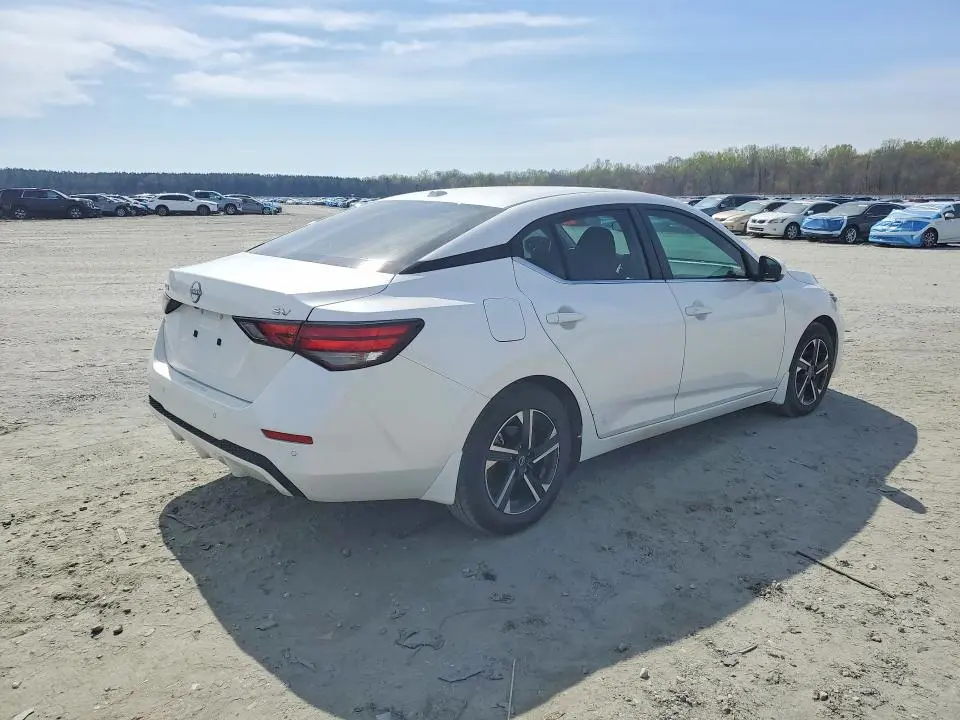 2024 NISSAN SENTRA SV  