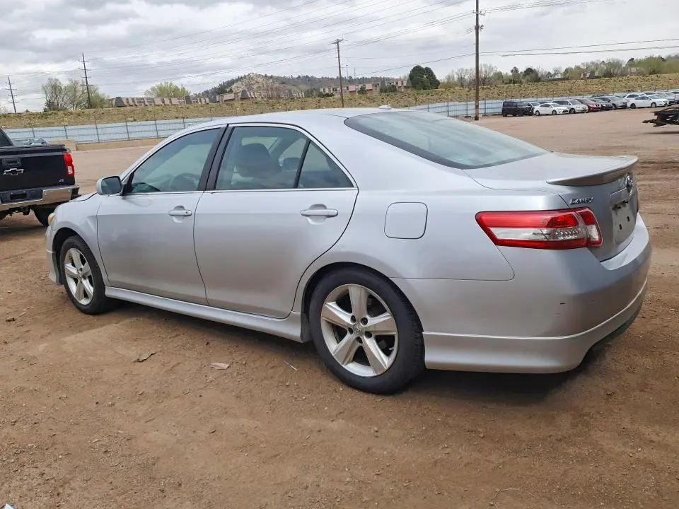 2011 TOYOTA CAMRY SE  