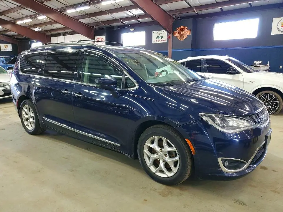 2017 CHRYSLER PACIFICA TOURING L  