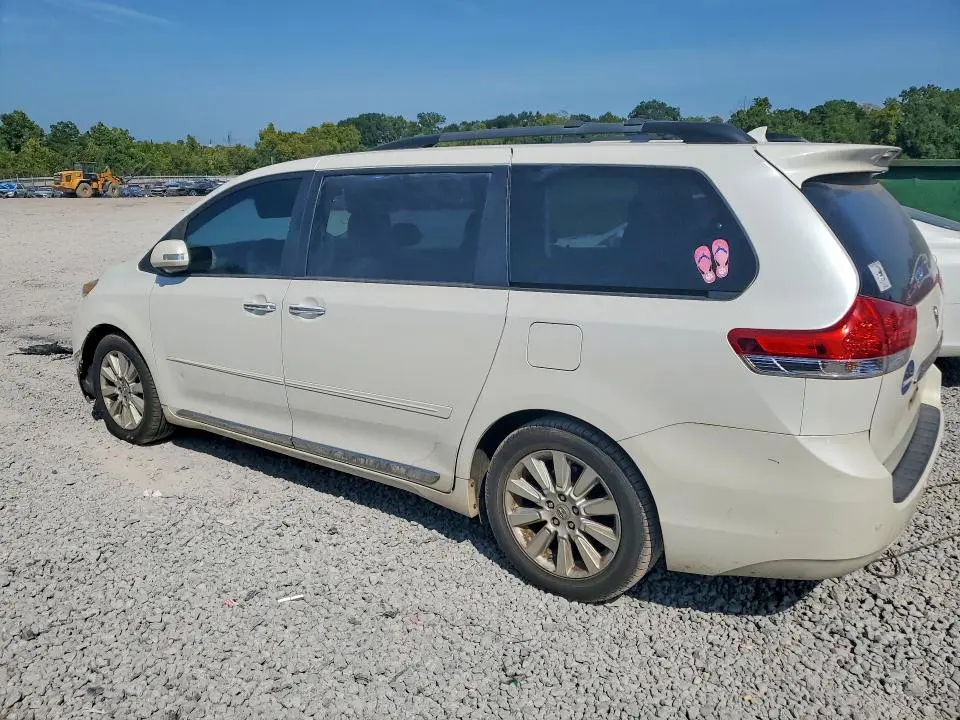 2013 TOYOTA SIENNA LIMITED 7-PASSENGER  