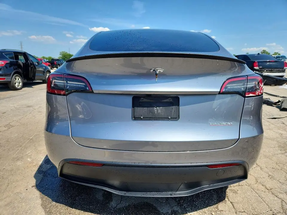 2024 TESLA MODEL Y   