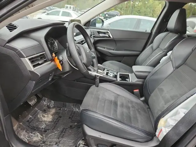 2024 MITSUBISHI OUTLANDER SE  