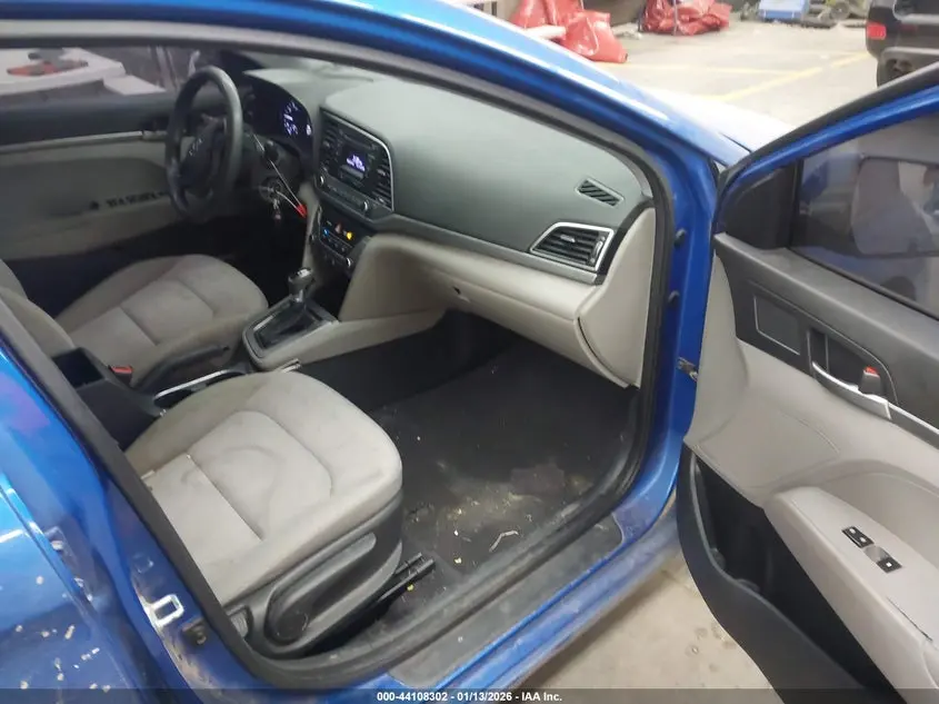 2018 HYUNDAI ELANTRA SE