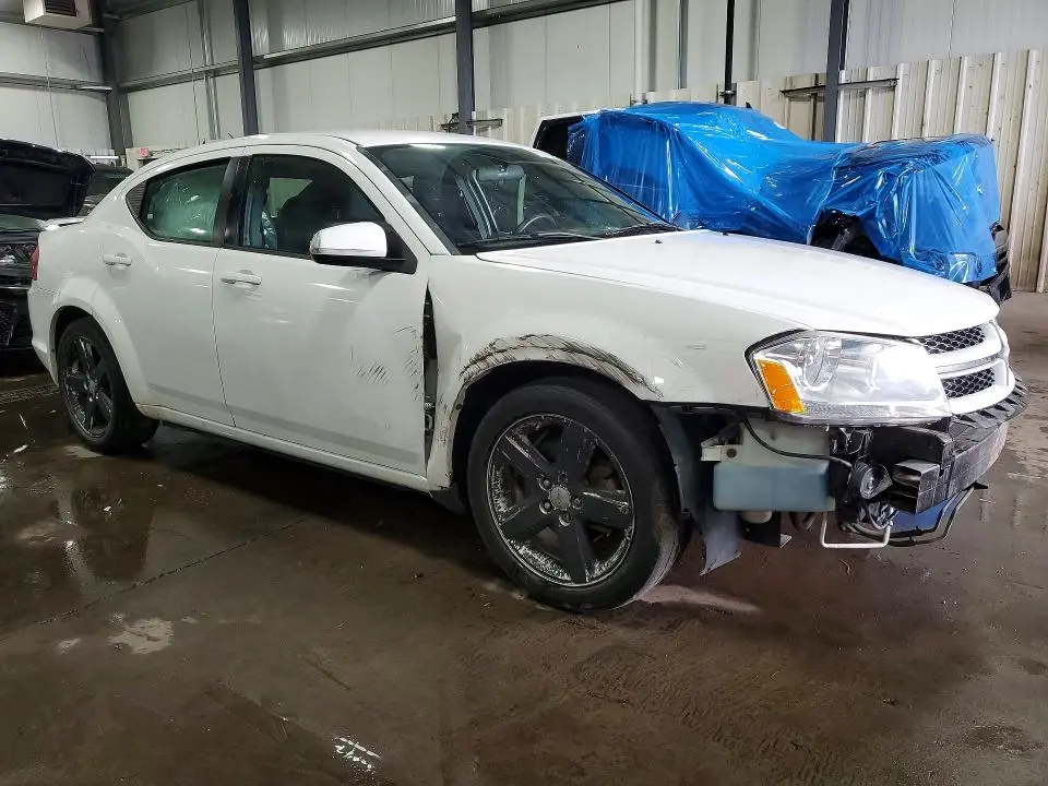 2013 DODGE AVENGER SE  