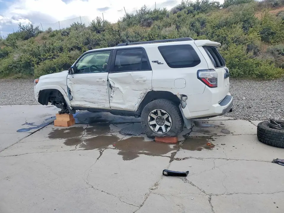 2022 TOYOTA 4RUNNER TRD OFF-ROAD PREMIUM  