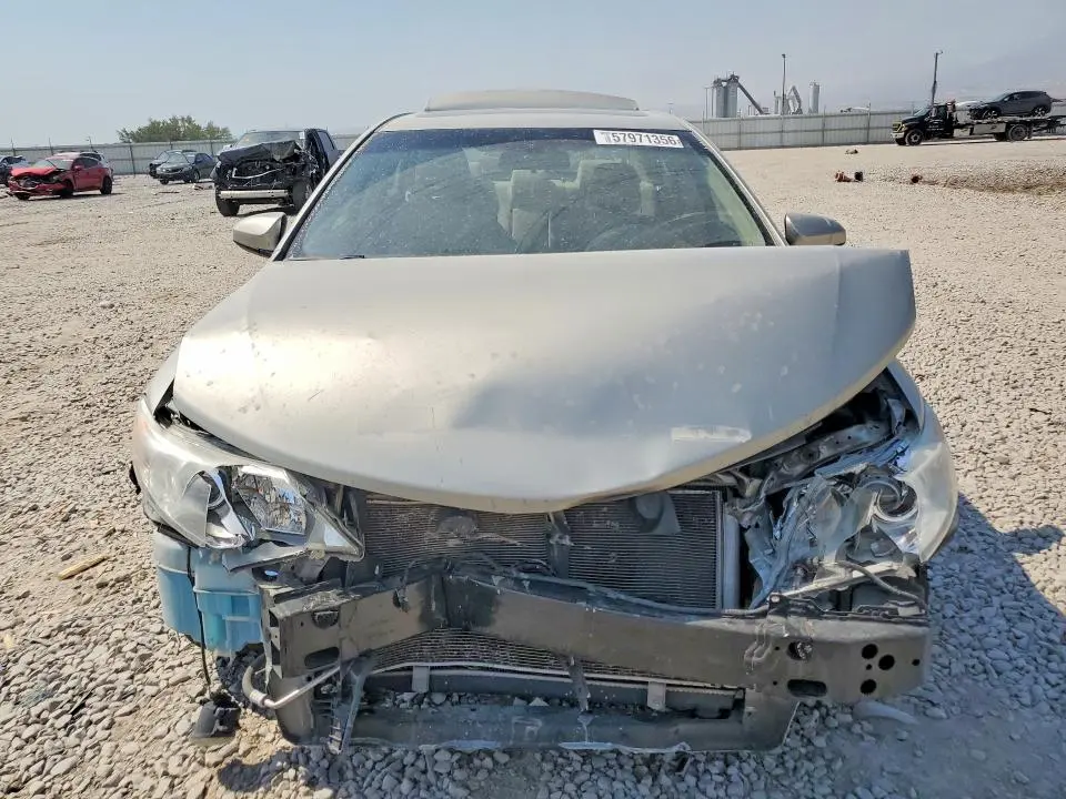 2014 TOYOTA CAMRY XLE  