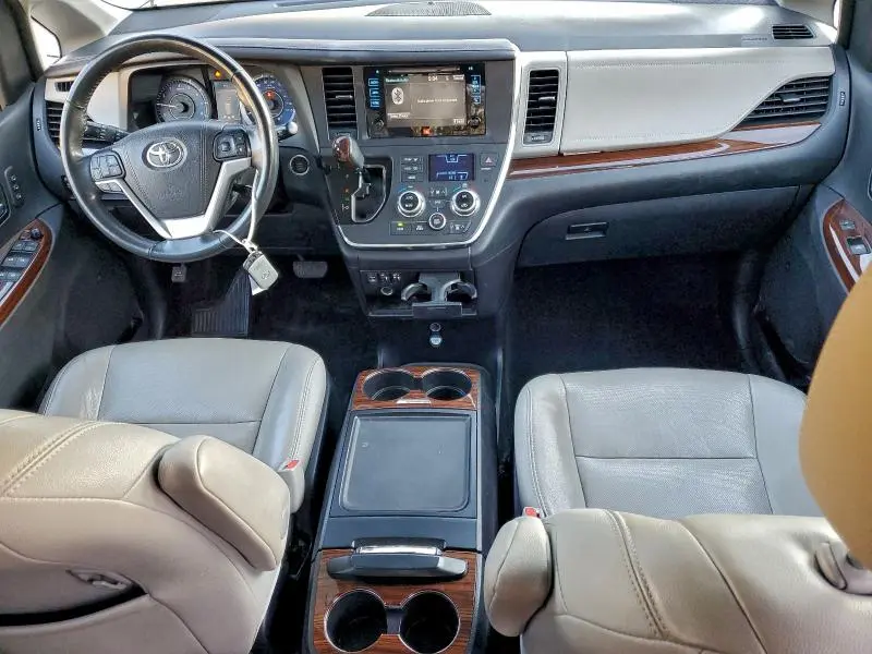 2015 TOYOTA SIENNA XLE  