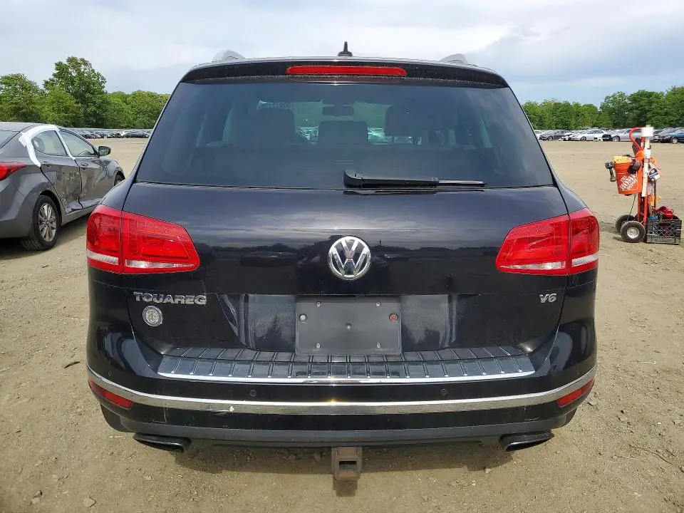 2016 VOLKSWAGEN TOUAREG SPORT  