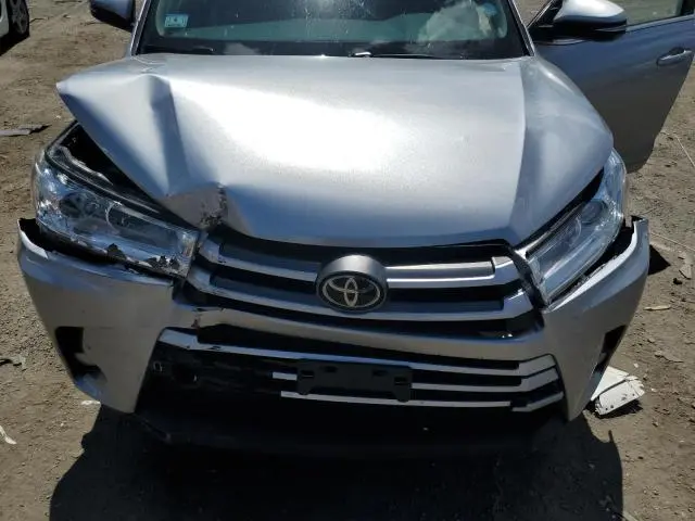 2018 TOYOTA HIGHLANDER SE  