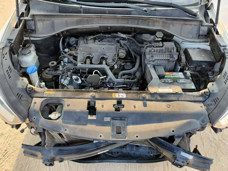 2017 HYUNDAI SANTA FE SE  
