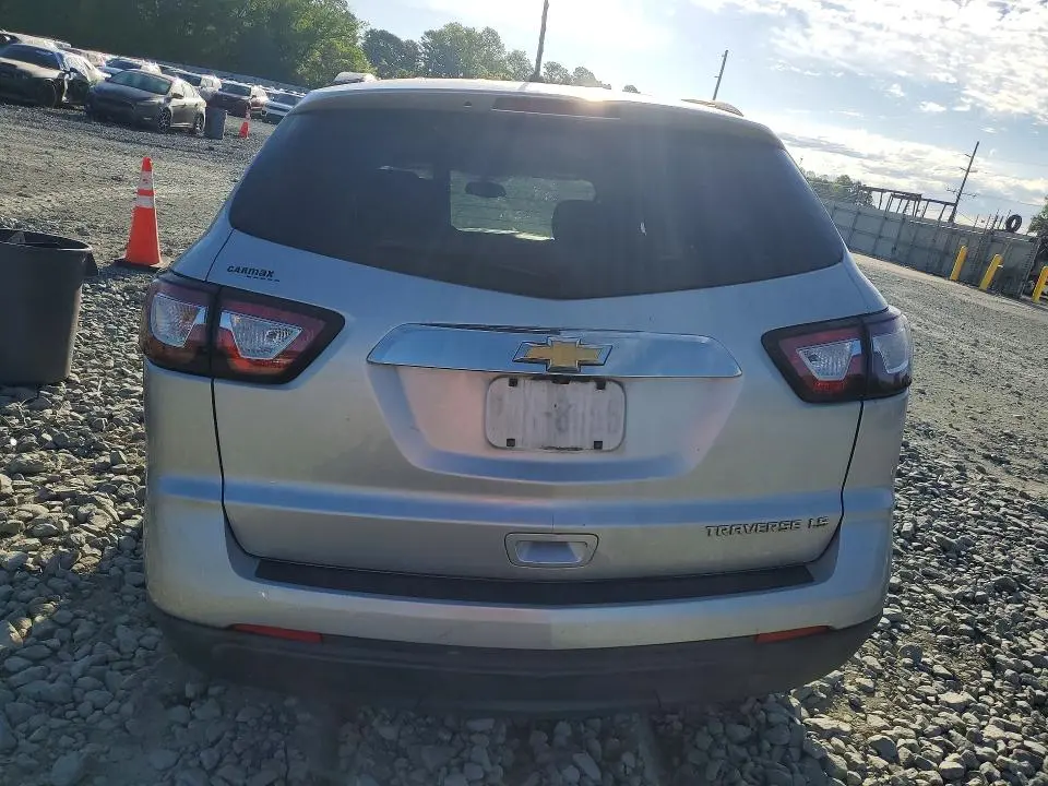 2015 CHEVROLET TRAVERSE LS  