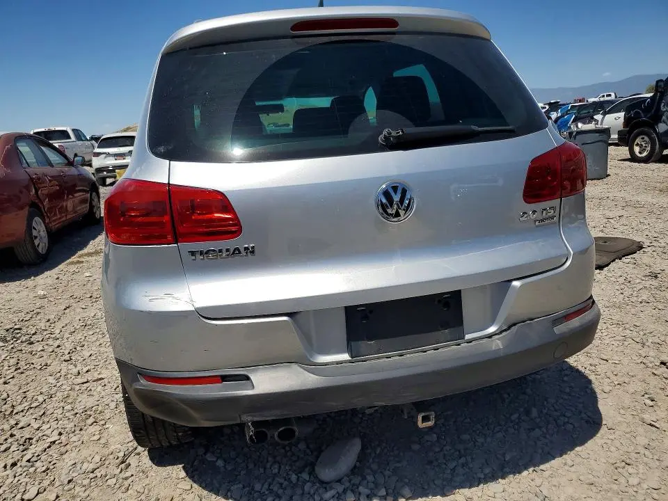 2012 VOLKSWAGEN TIGUAN S  