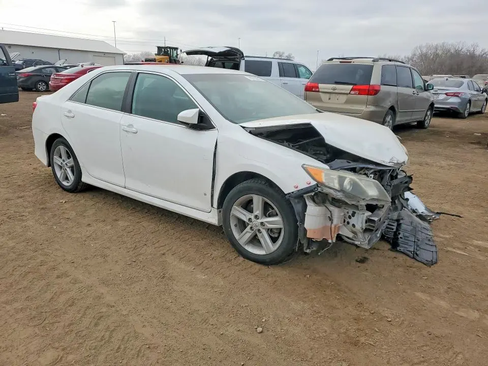 2012 TOYOTA CAMRY SE  