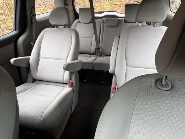 2016 KIA SEDONA L  