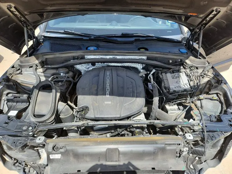 2019 PORSCHE MACAN   
