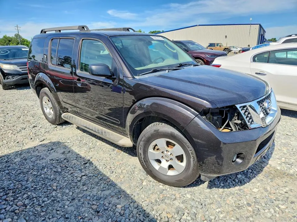 2011 NISSAN PATHFINDER S  