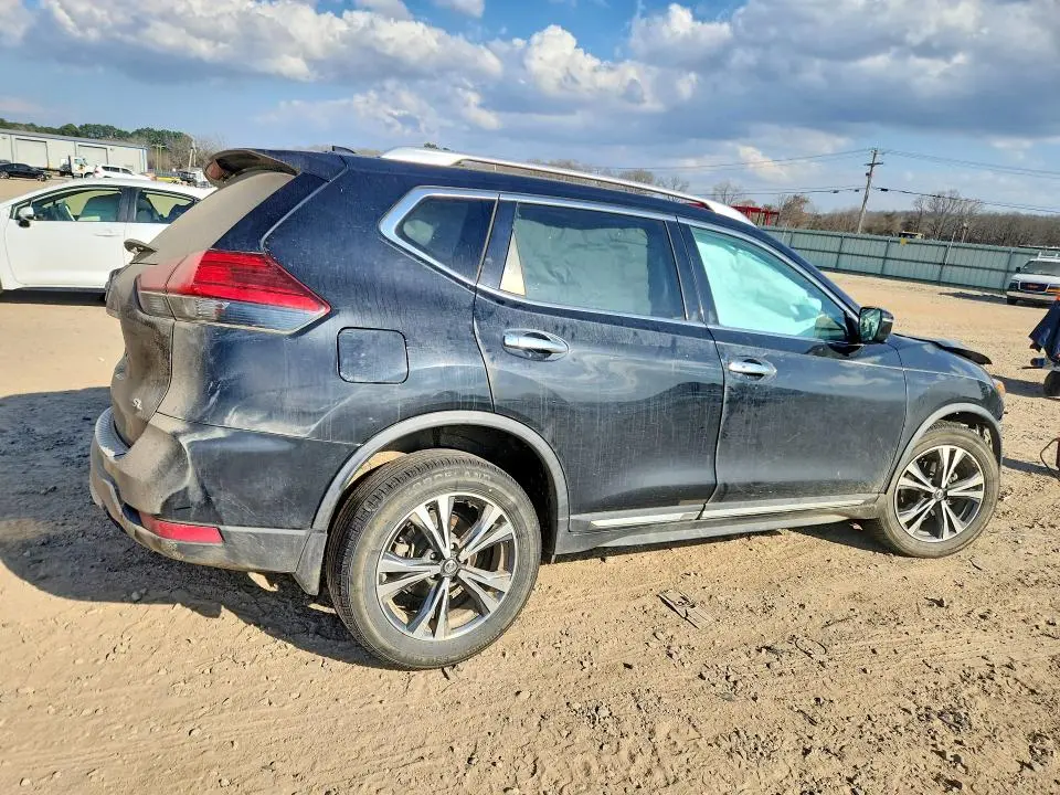 2017 NISSAN ROGUE SL  
