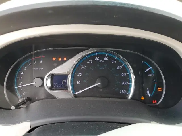2011 TOYOTA SIENNA XLE  