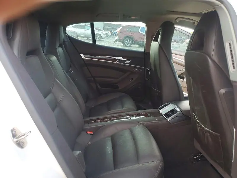 2011 PORSCHE PANAMERA 2  