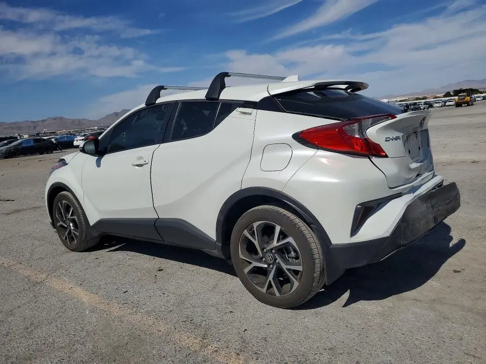 2021 TOYOTA C-HR XLE  