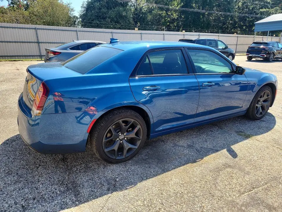 2022 CHRYSLER 300 TOURING  
