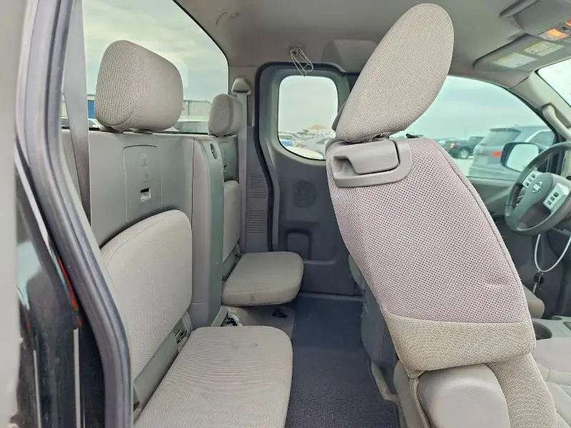2014 NISSAN FRONTIER S  