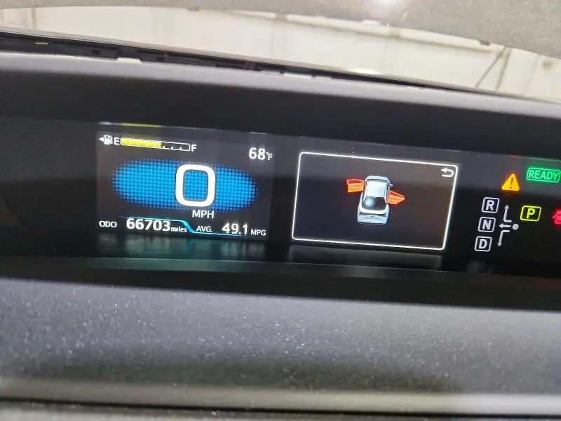 2022 TOYOTA PRIUS XLE AWD-E  