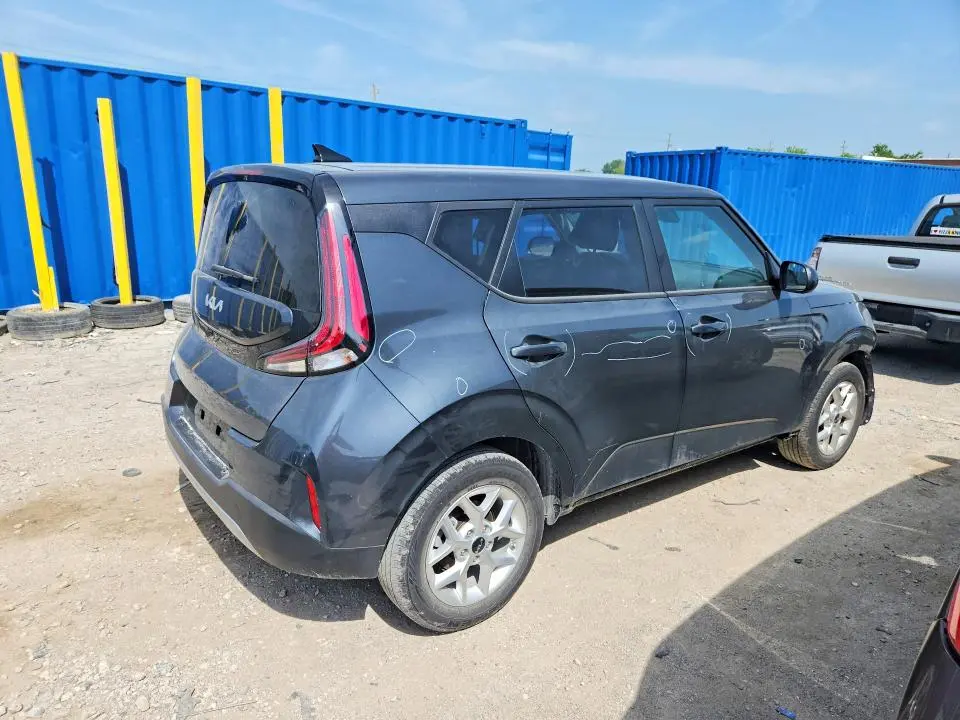 2025 KIA SOUL LX  