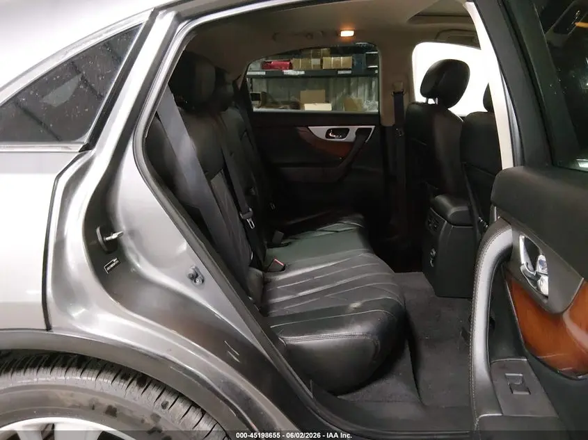 2014 INFINITI QX70  