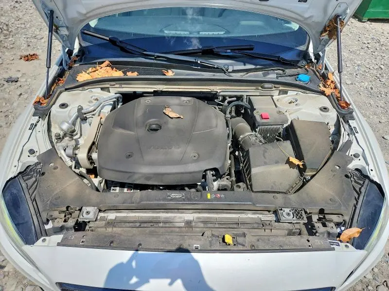 2021 VOLVO S60 T5 MOMENTUM  